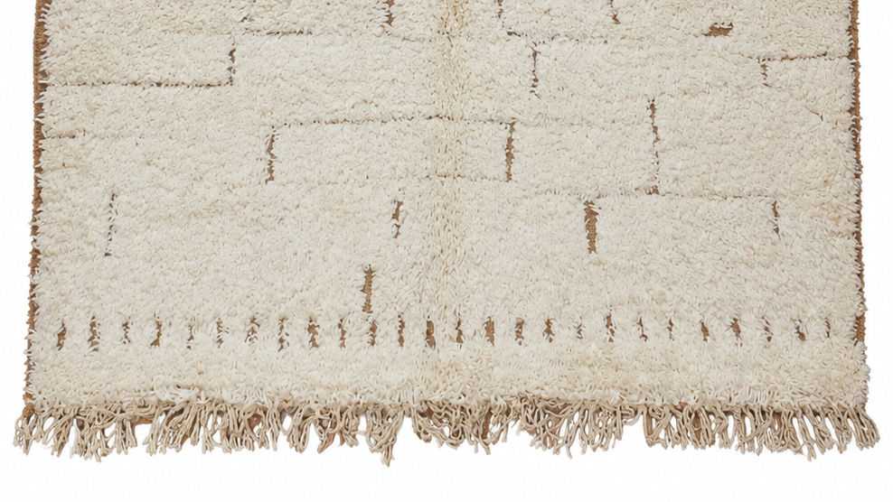 Fringe and edge detail of Cream and Beige Vintage Beni Ourain Rug with Irregular Rectangles, 250 × 164 cm.