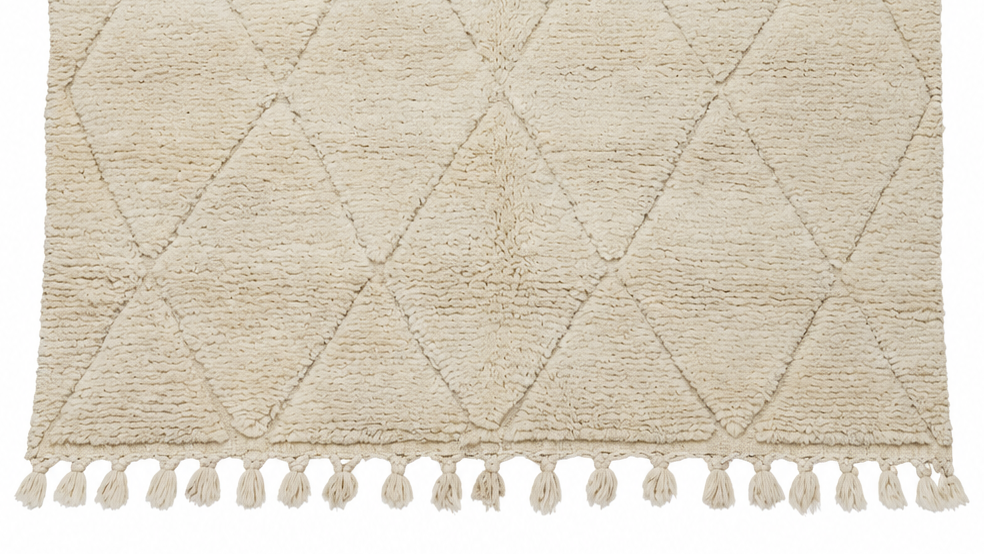 Fringe and edge detail of Cream Vintage Beni Ourain Rug with Tonal Diamonds, 305 × 195 cm.