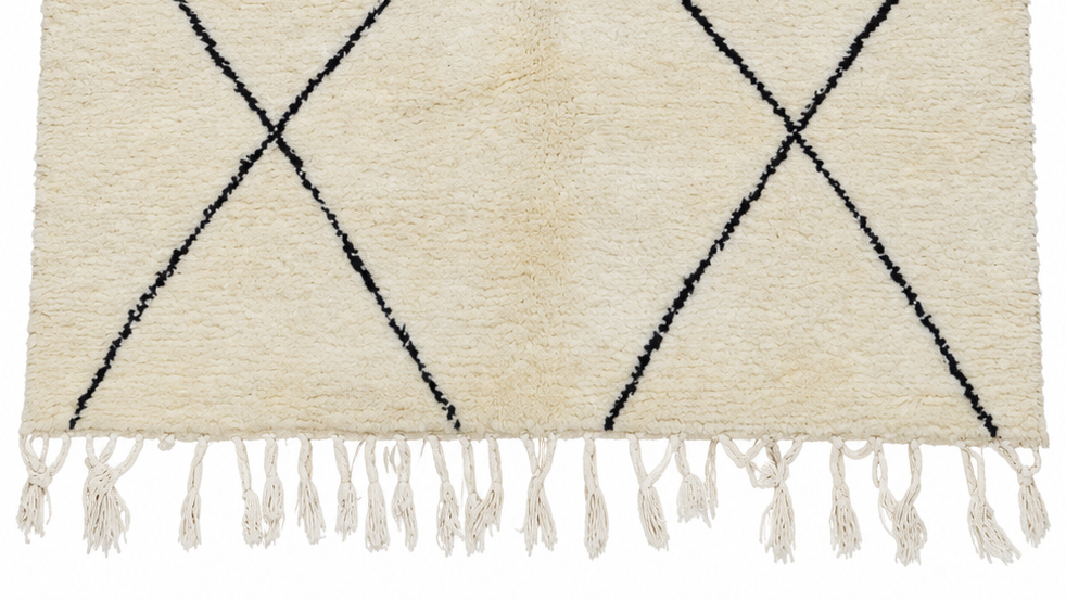Fringe and edge detail of Cream and Black Vintage Beni Ourain Rug with Large Diamonds, 250 × 160 cm.