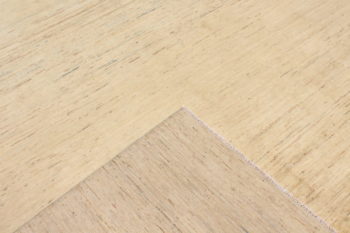 Light Wool Rug with Cream Tonal Variation, 386 × 298 cm, view 4.