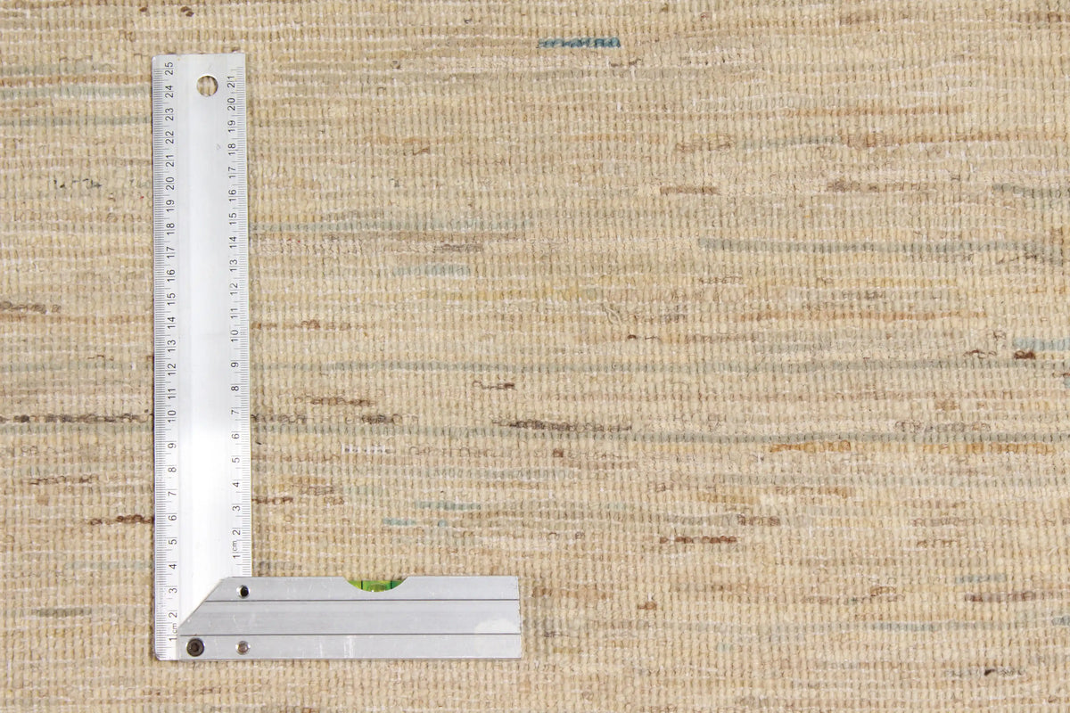 Light Wool Rug with Cream Tonal Variation, 386 × 298 cm, view 6.