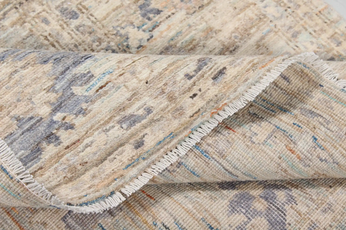 Cream-Gray Wool Rug with Fine Vine Motifs, 300 × 248 cm, view 5.