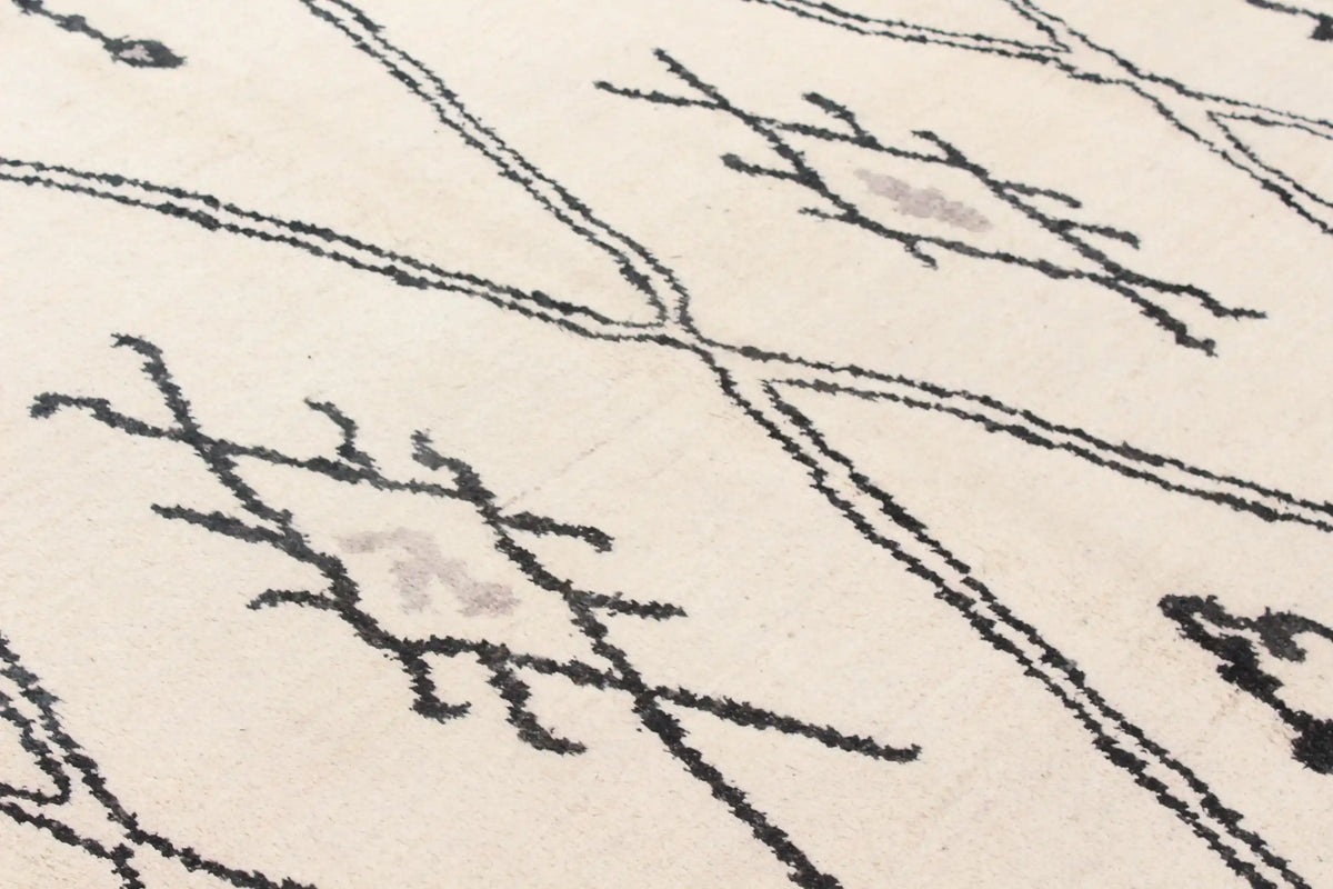 Cream Afghan Rug with Black Diamonds, 420 × 304 cm, view 4.