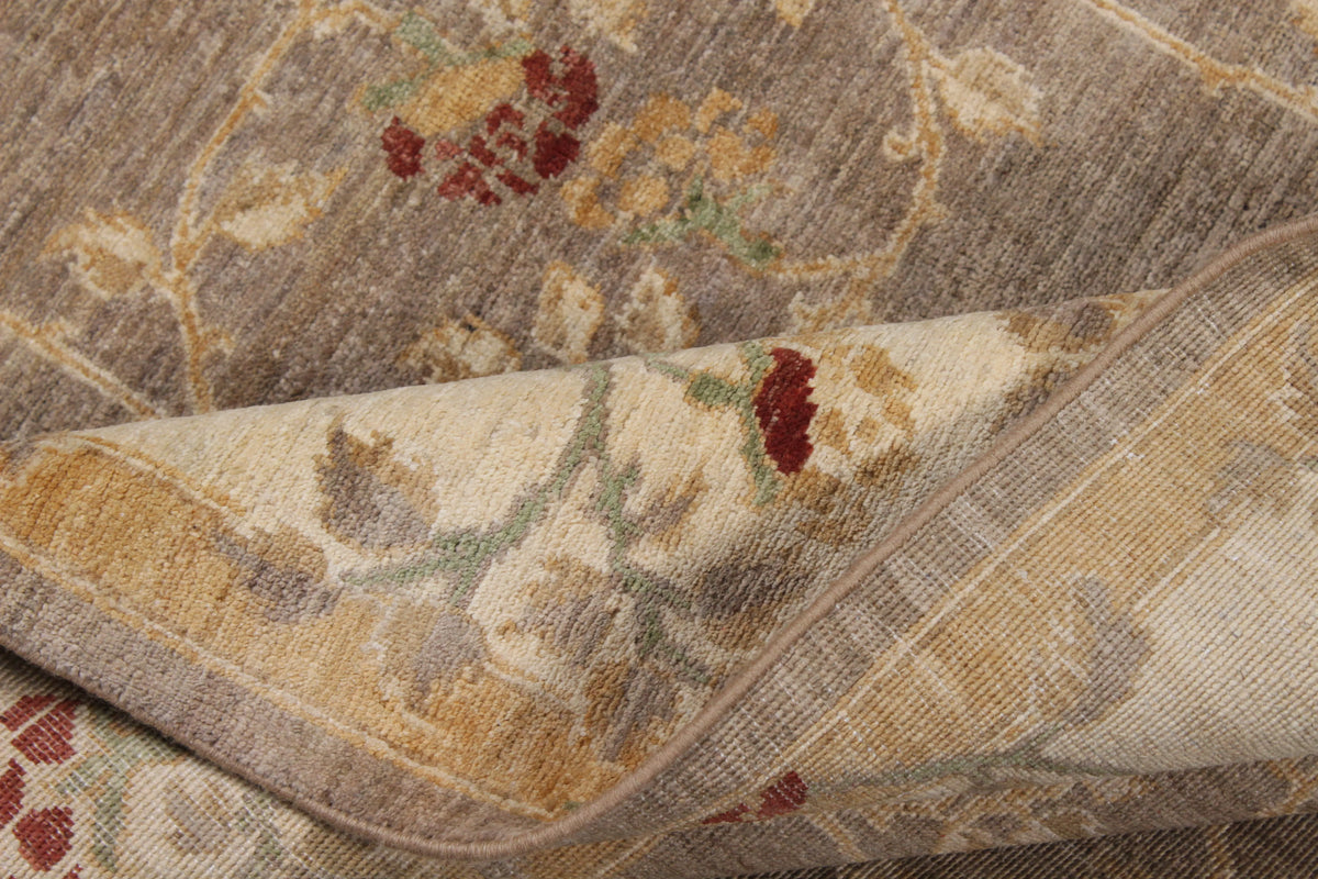 Taupe Ziegler Rug with a Light Border, 304 × 247 cm, view 7.