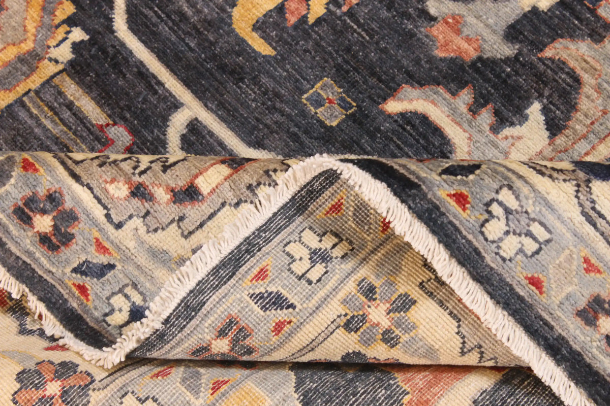 Dark Ziegler Rug with a Light Border, 422 × 307 cm, view 6.