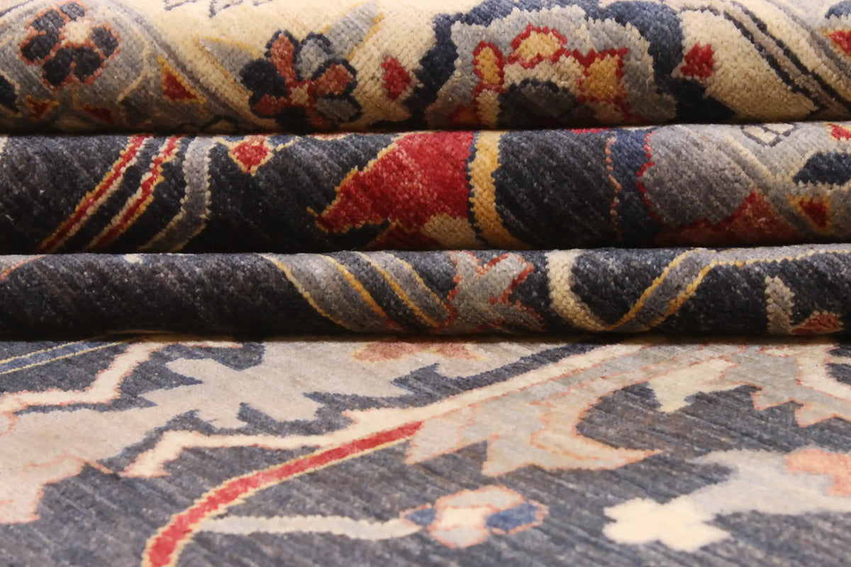 Dark Ziegler Rug with a Light Border, 422 × 307 cm, view 9.