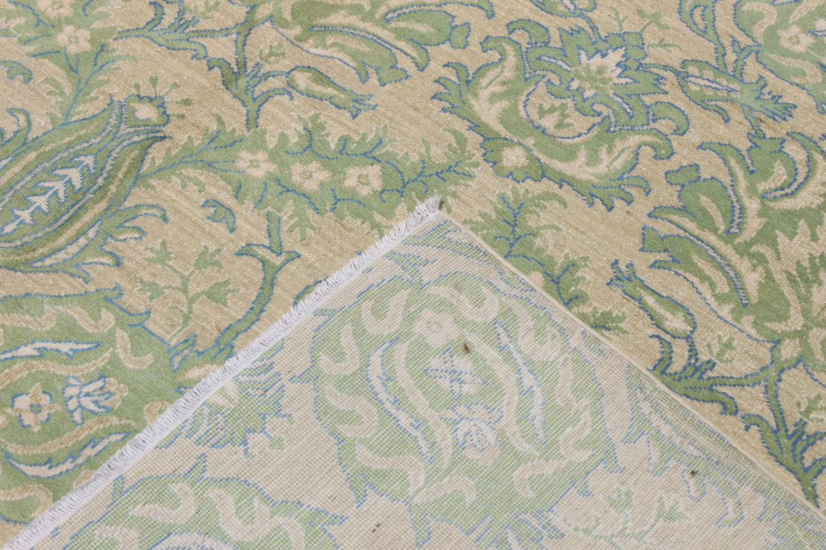 Green Ziegler Rug with Floral Motifs, 427 × 296 cm, view 5.
