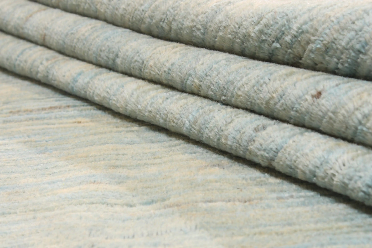 Large Light Blue Wool Rug with Tonal Variation, 383 × 290 cm, view 10.