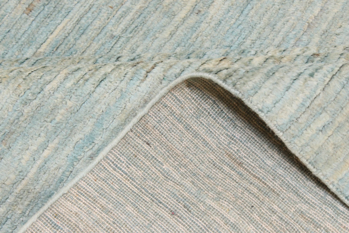 Large Light Blue Wool Rug with Tonal Variation, 383 × 290 cm, view 6.