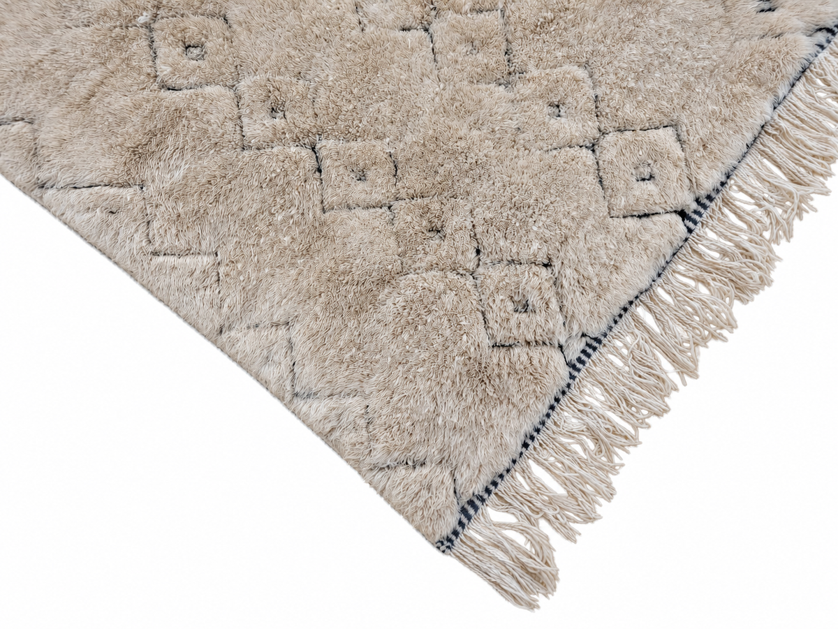 Detail of Beige Beni Ourain Wool Rug with Diamonds, 415 × 275 cm.