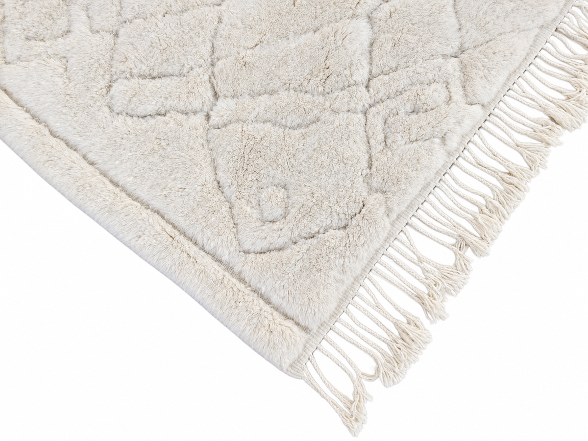 Detail of Natural White Beni Ourain Rug with Abstract Lines, 315 × 242 cm.