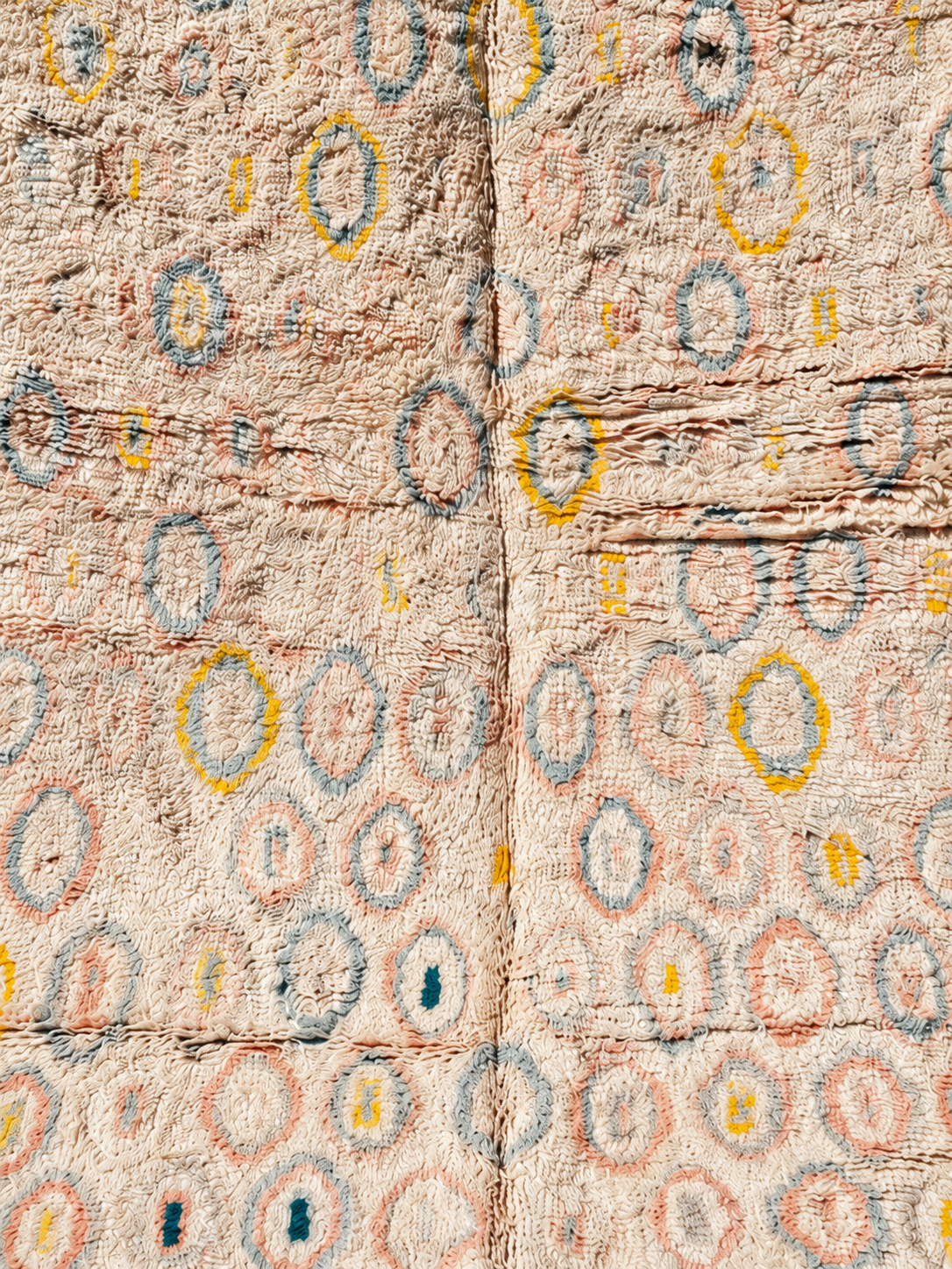 Detail of Cream Vintage Moroccan Rug with Yellow Geometric Motifs, 300 × 200 cm.