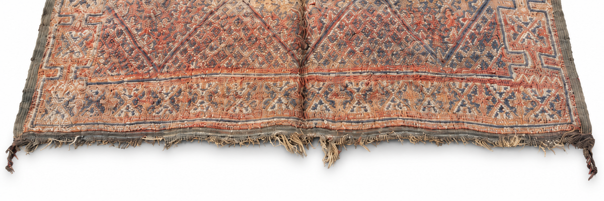 Edge detail of Light Vintage Moroccan Rug with Fine Diamond Grid, 300 × 190 cm.