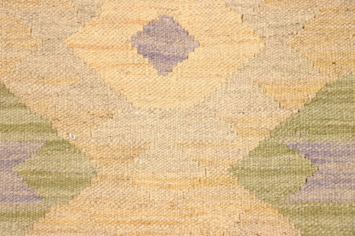 Light Yellow and Sage Kilim Runner, 197 × 57 cm — detail 2