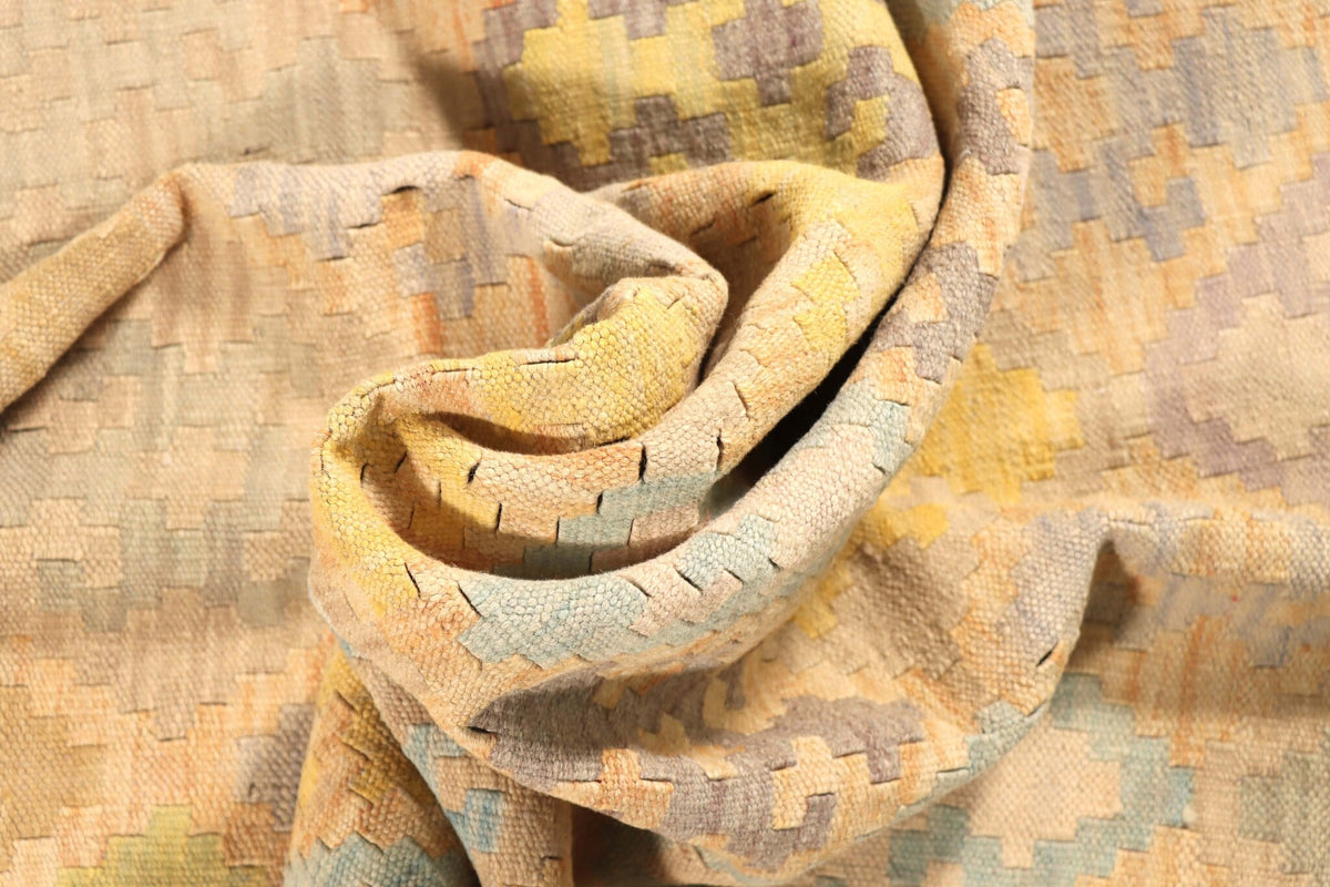 Yellow Pastel Fine Diamond Kilim Rug, 172 × 120 cm — view 4