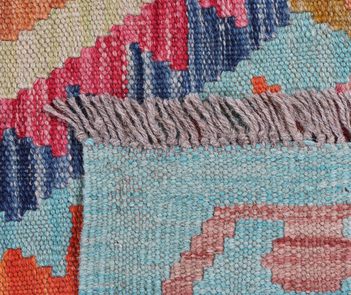 Turquoise Diamond Medallion Kilim Rug, 179 × 128 cm — view 4