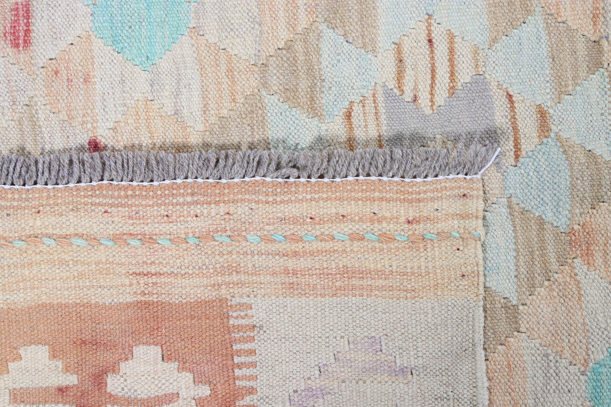 Light Pastel Diamond Kilim Rug, 180 × 122 cm — view 4