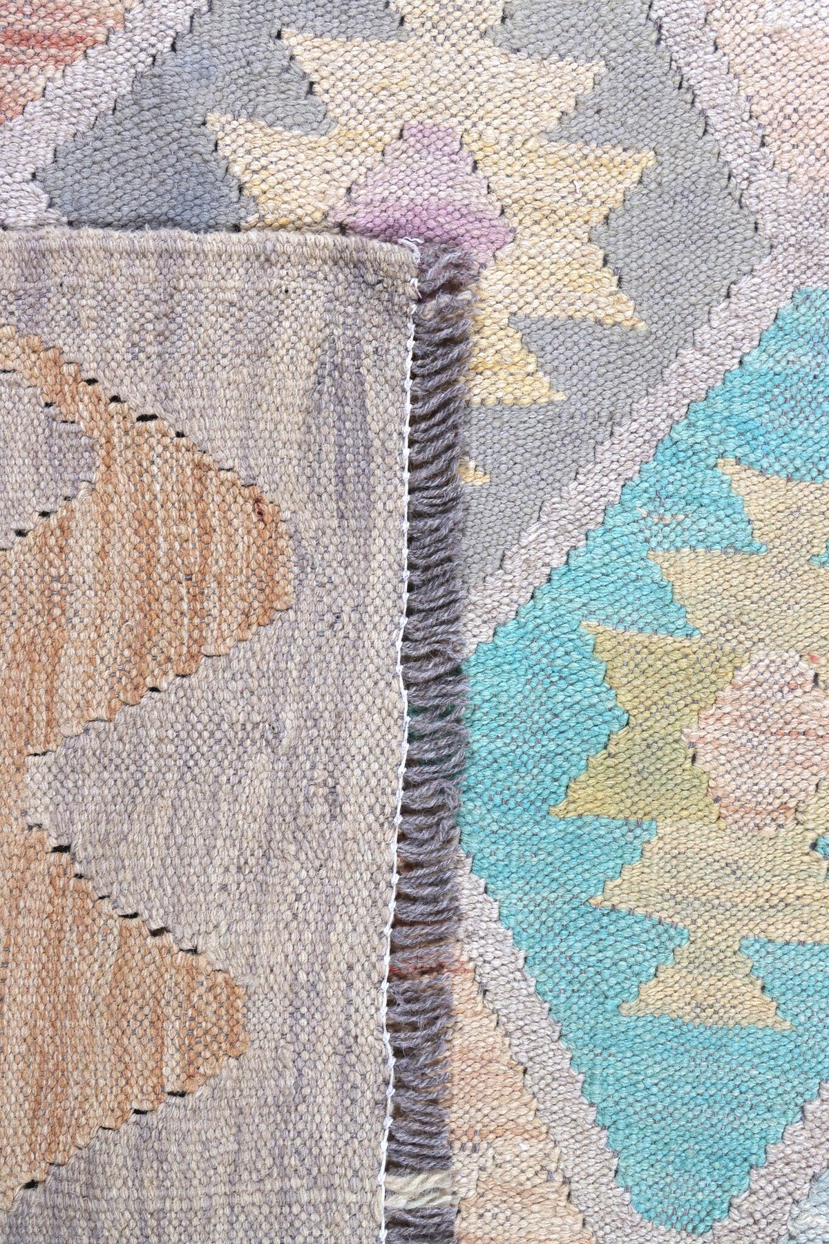 Light Pastel Diamond Kilim Rug, 196 × 146 cm — view 4