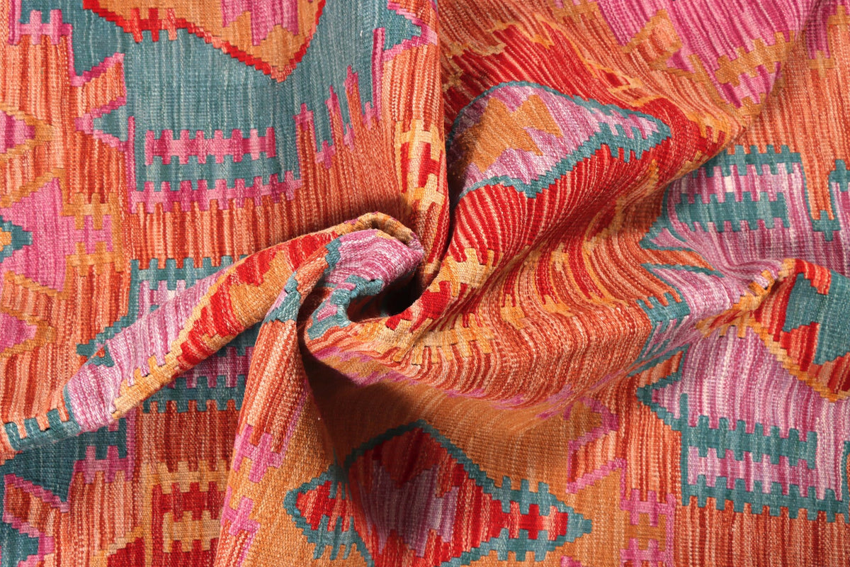 Colorful Elongated Medallion Kilim Rug, 196 × 152 cm — view 6