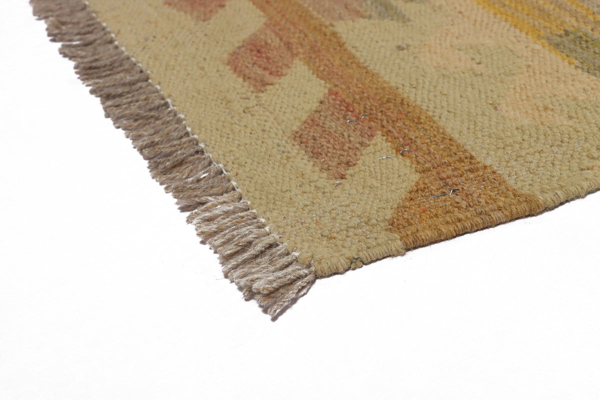 Natural Tone Diamond Grid Kilim Rug, 198 × 146 cm — view 4