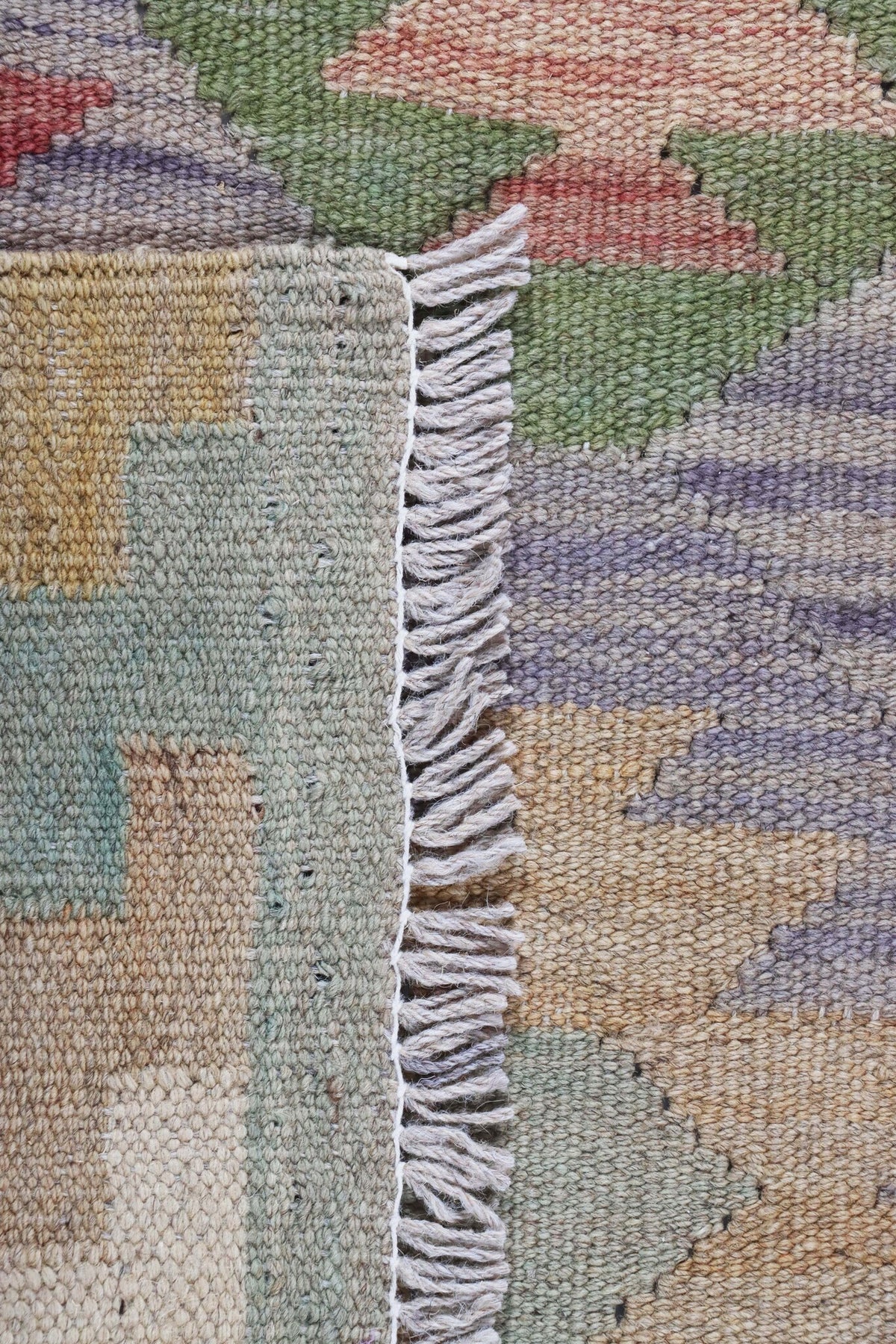 Natural Tone Medallion Kilim Rug, 200 × 147 cm — view 4
