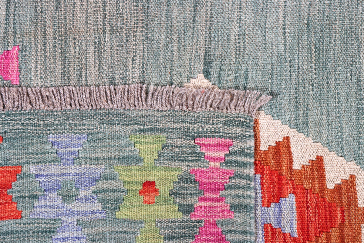 Green Kilim Rug with Red Medallions, 200 × 149 cm — view 5