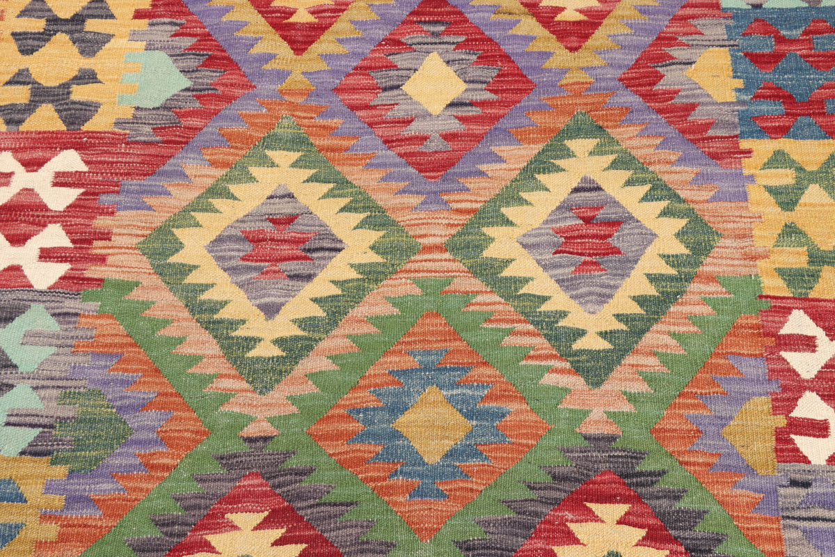 Colorful Large Diamond Kilim Rug, 203 × 147 cm — view 3