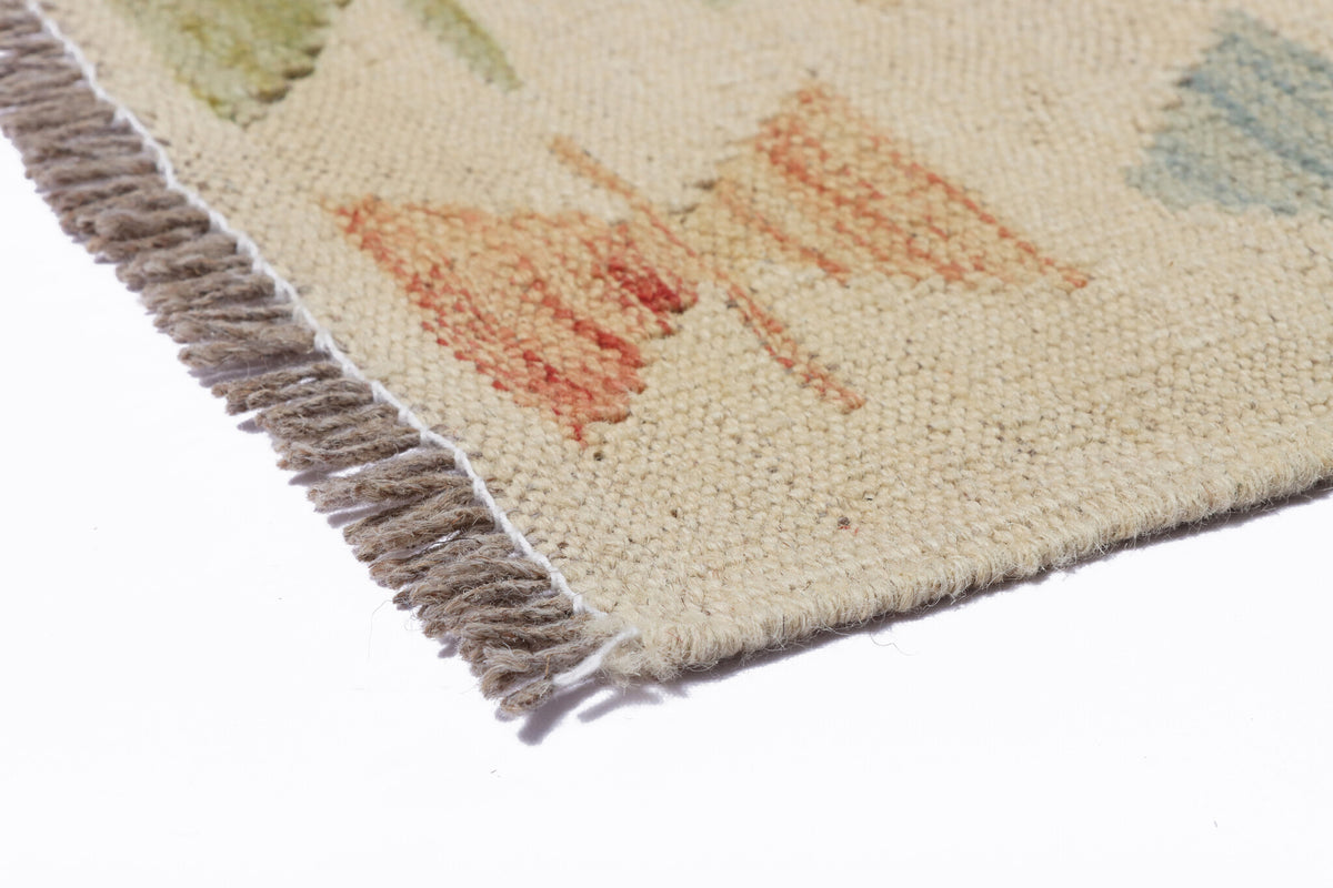 Light Large Pastel Diamond Kilim Rug, 208 × 147 cm — view 3