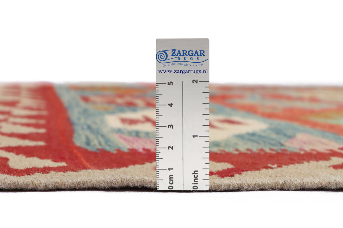Red Stripe and Medallion Kilim Rug, 250 × 175 cm — view 4