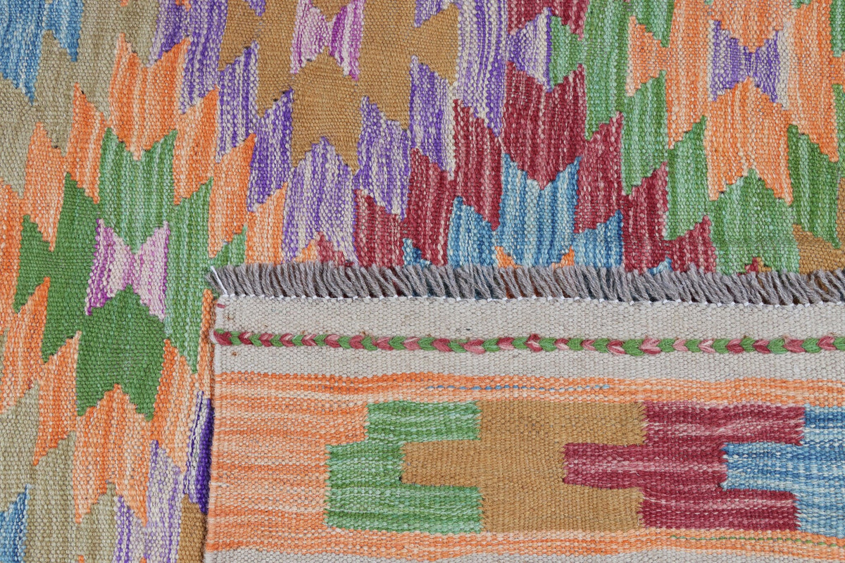 Pink Diamond Kilim Rug with Red Border, 255 × 170 cm — view 5