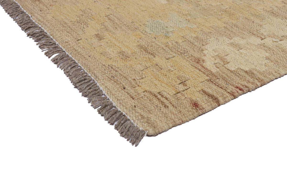 Light Colorful Medallion Kilim Rug, 286 × 191 cm — view 4