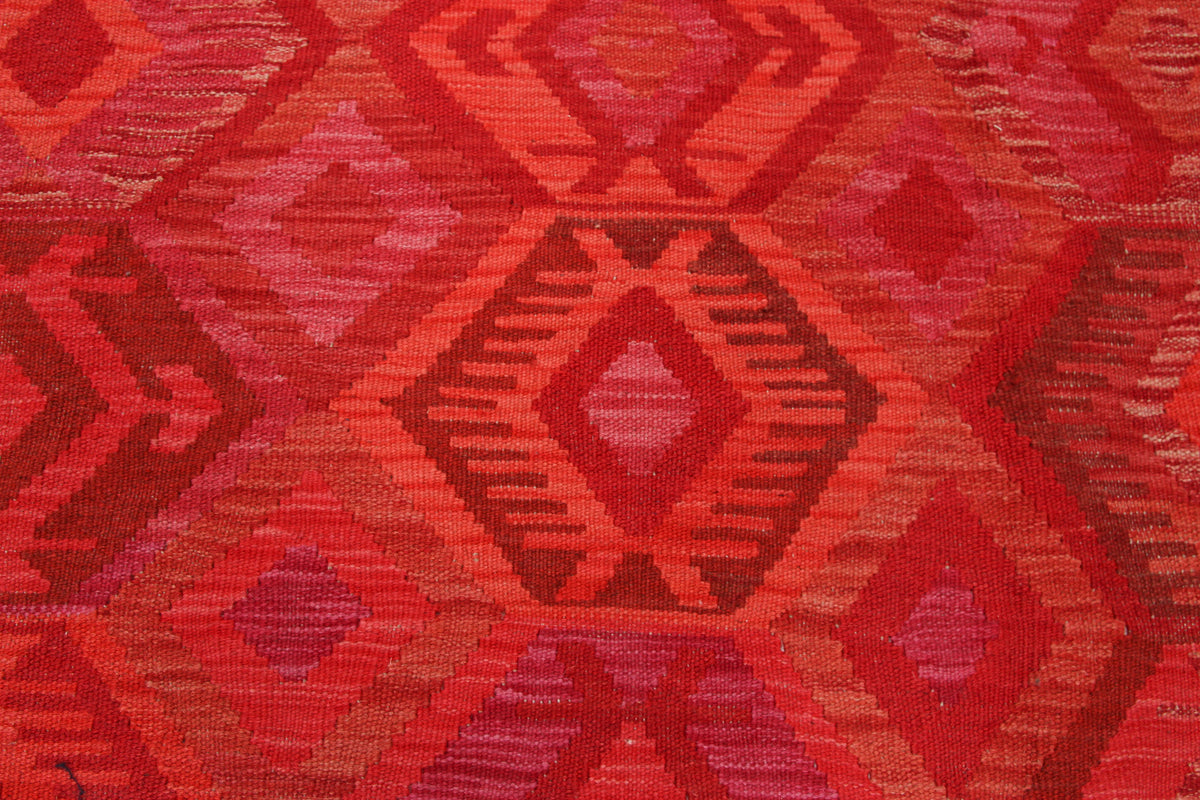 Red Subtle Diamond Kilim Rug, 295 × 205 cm — view 6