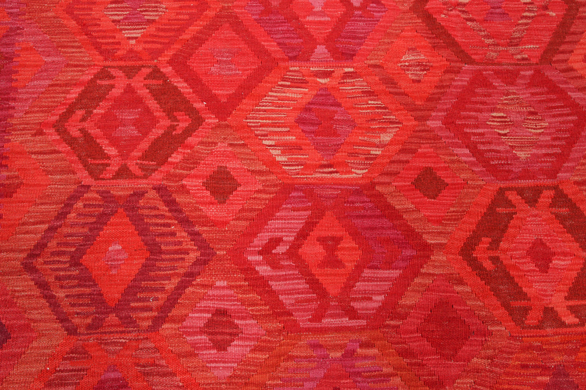 Red Subtle Diamond Kilim Rug, 295 × 205 cm — view 7