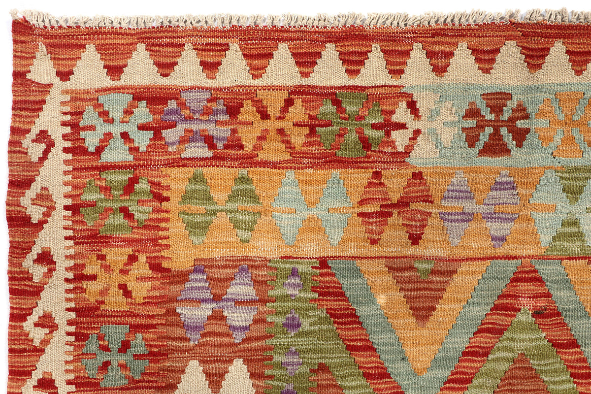 Red and Green Diamond Kilim Rug, 177 × 127 cm — view 3