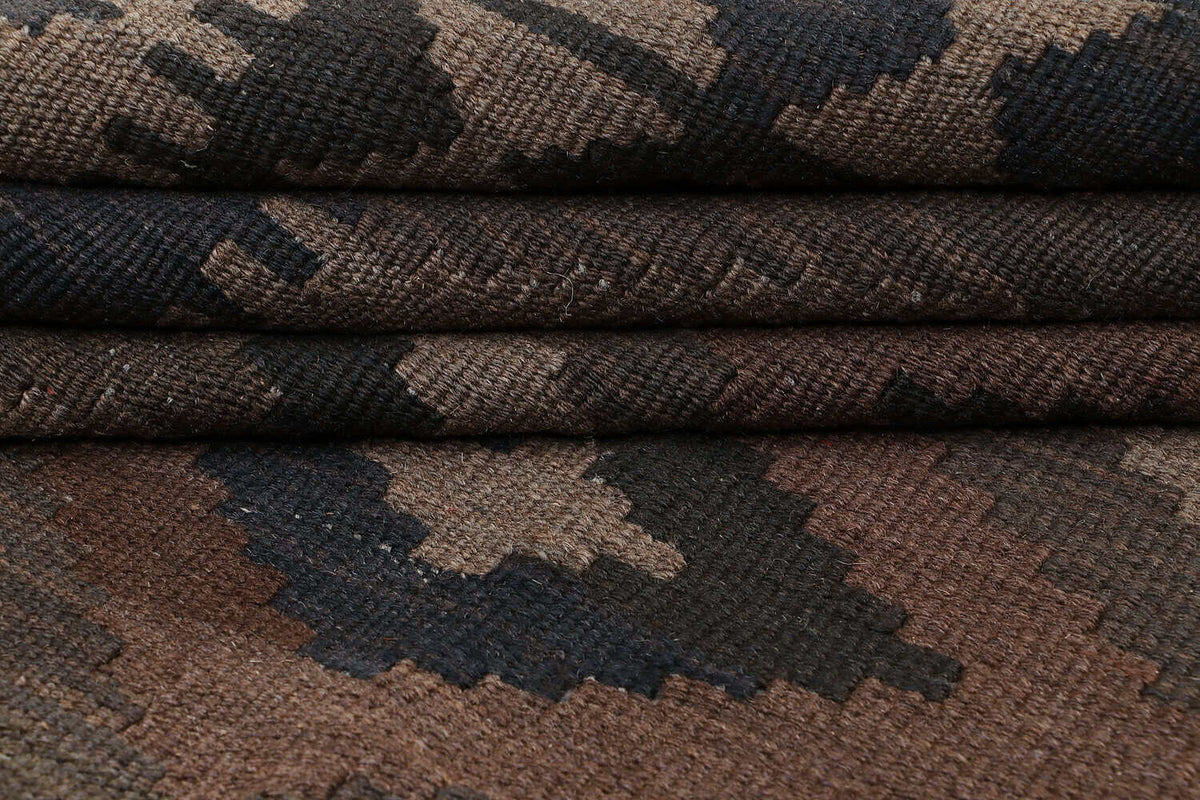 Brown Large Diamond Kilim Rug, 208 × 146 cm — view 6