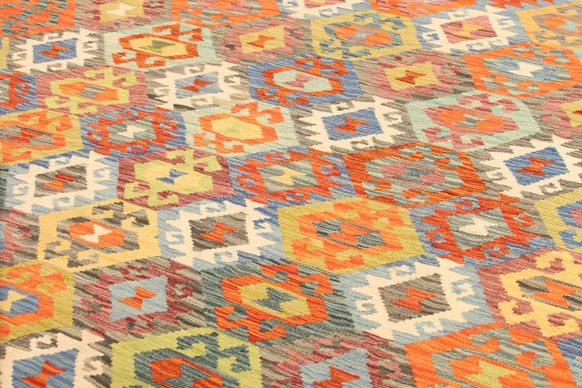 Small Multicolor Diamond Kilim Rug, 288 × 206 cm — view 3