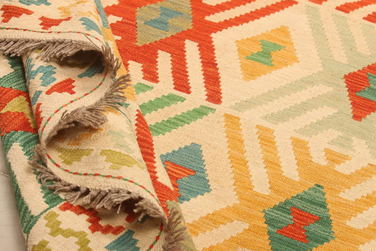 Cream and Green Diamond Kilim Rug, 294 × 206 cm — view 5