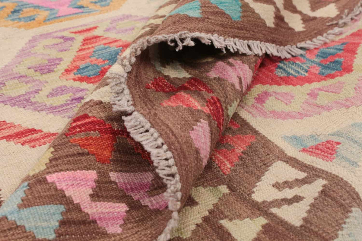 Kilim Rug with Red Border and Light Center, 296 × 200 cm — view 8