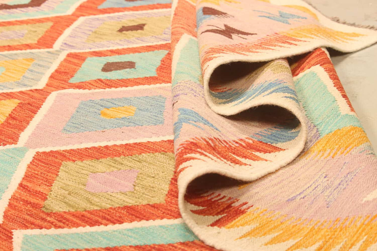 Pastel Kilim Rug with Large Diamonds, 299 × 196 cm — view 3