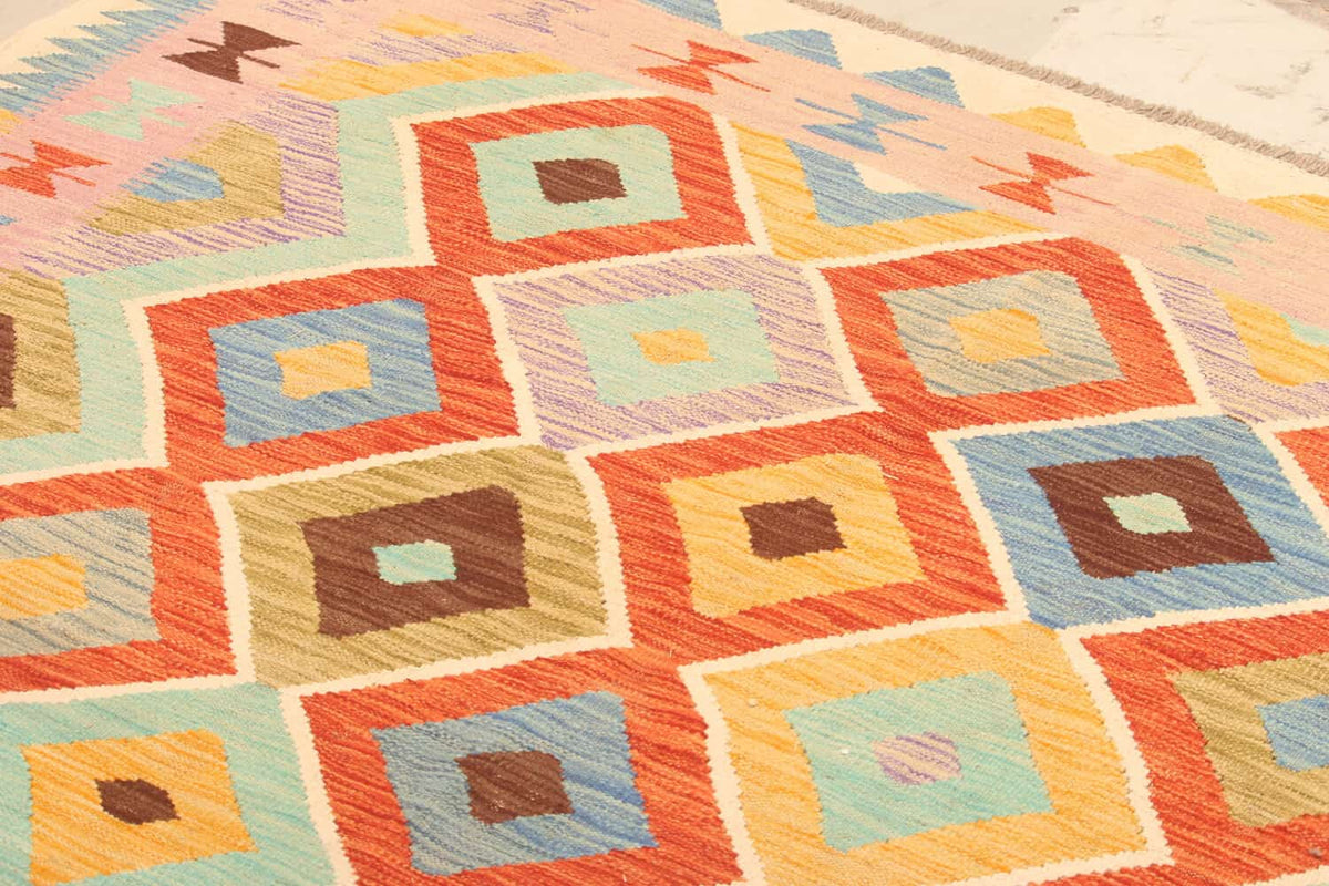 Pastel Kilim Rug with Large Diamonds, 299 × 196 cm — view 5