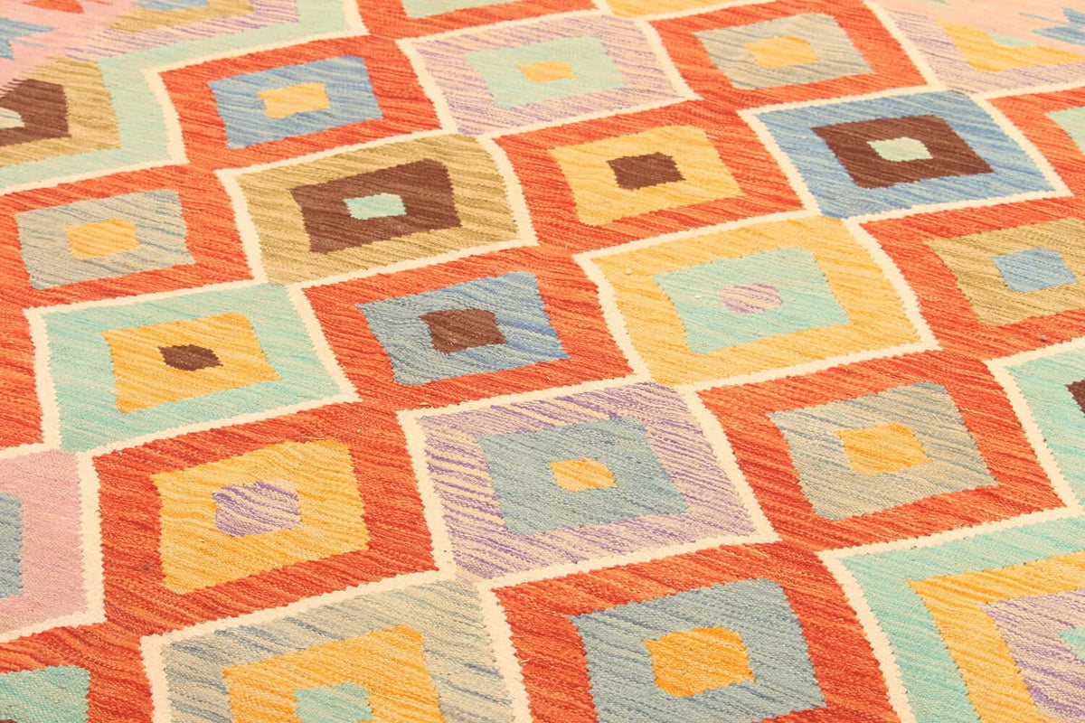 Pastel Kilim Rug with Large Diamonds, 299 × 196 cm — view 7