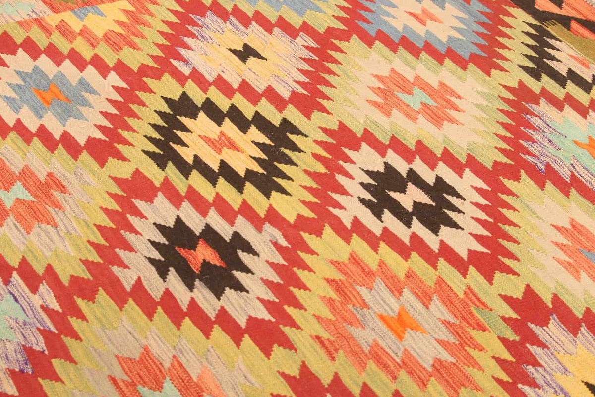 Red Outlined Diamond Kilim Rug, 300 × 195 cm — view 4