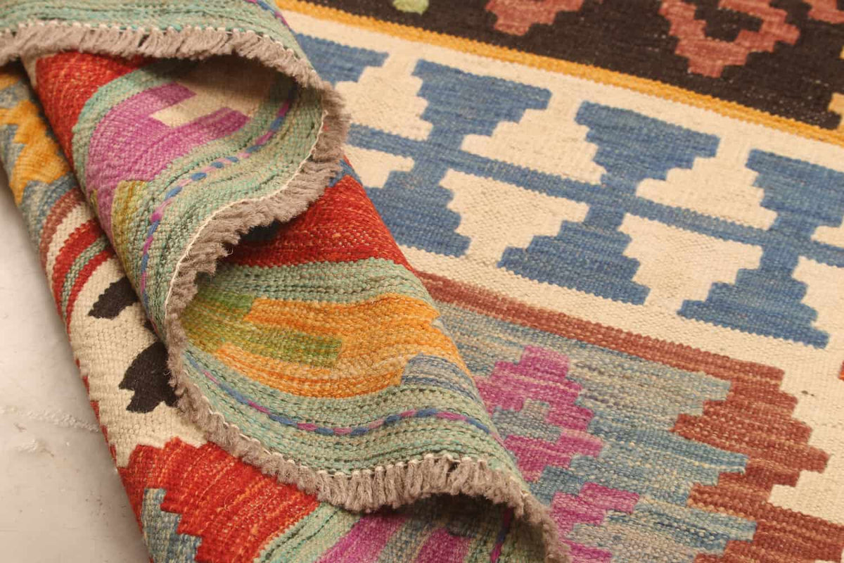 Turquoise Medallion Kilim Rug, 300 × 198 cm — view 3