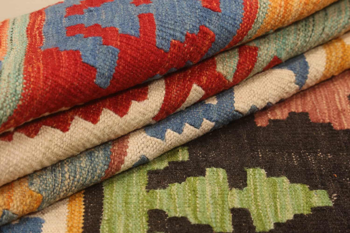 Turquoise Medallion Kilim Rug, 300 × 198 cm — view 8