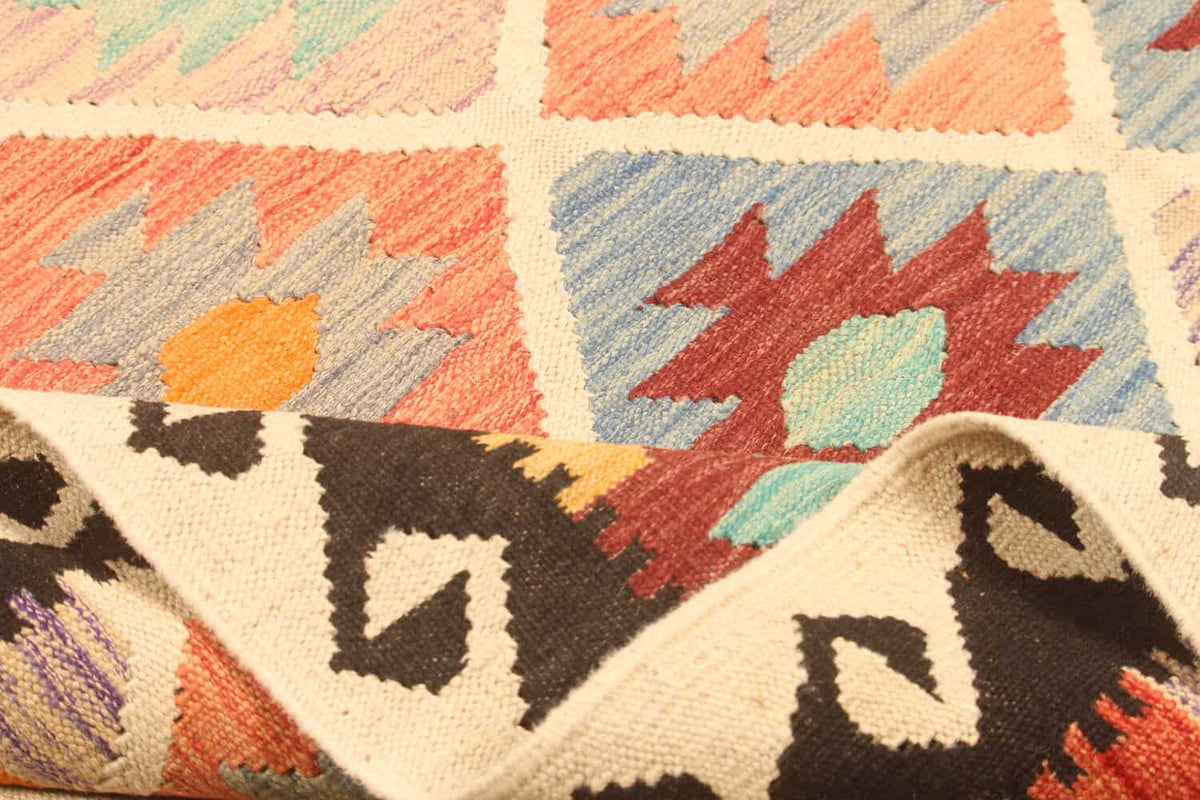 Large Diamond Grid Kilim Rug, 300 × 200 cm — view 5