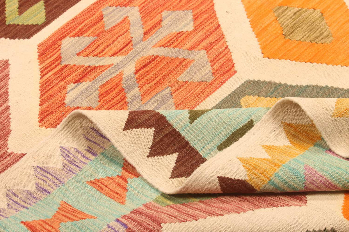 Hexagonal Medallion Kilim Rug, 302 × 192 cm — view 8
