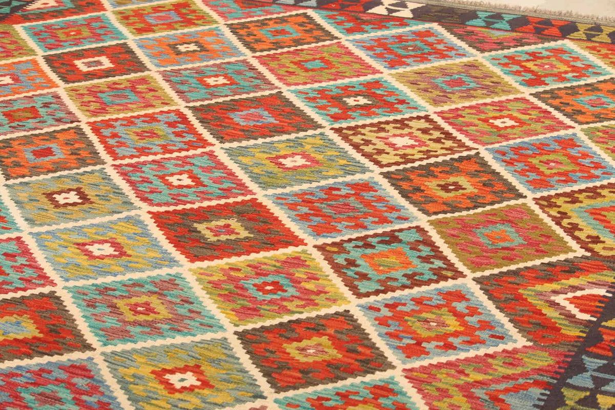 Colorful Diamond Grid Kilim Rug, 310 × 200 cm — view 8