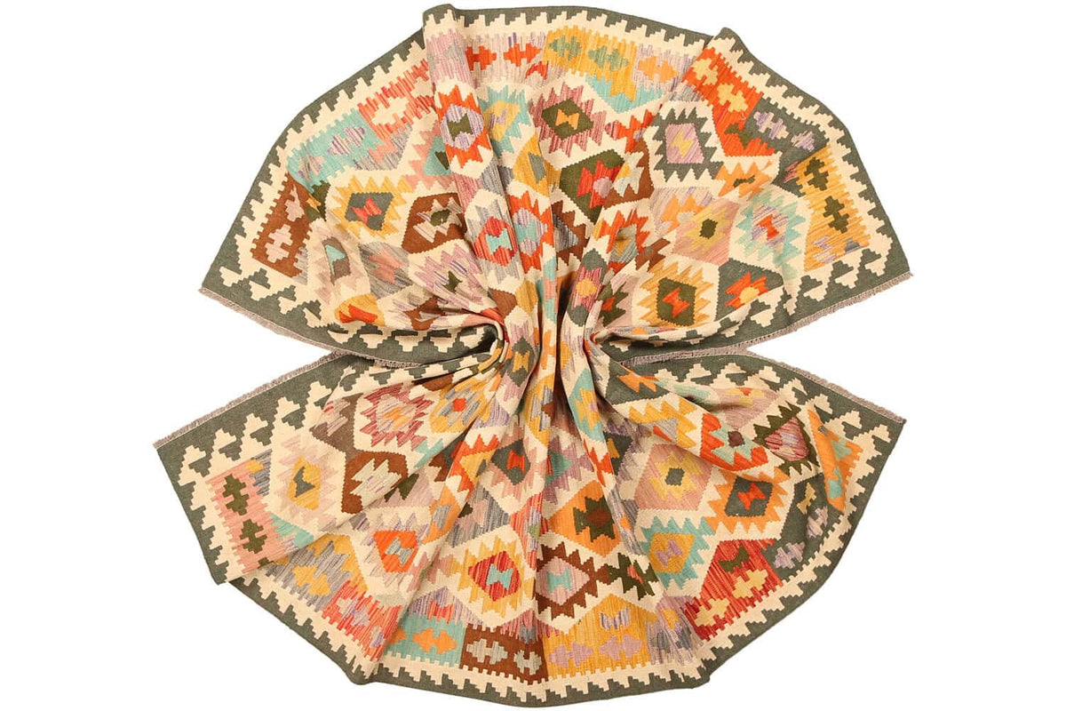 Light Kilim Rug with Jagged Diamonds, 310 × 203 cm — view 9