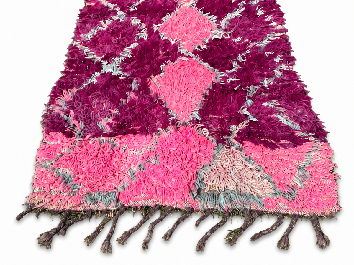 Edge detail of Pink Vintage Moroccan Runner with Light Diamonds, 440 × 103 cm.