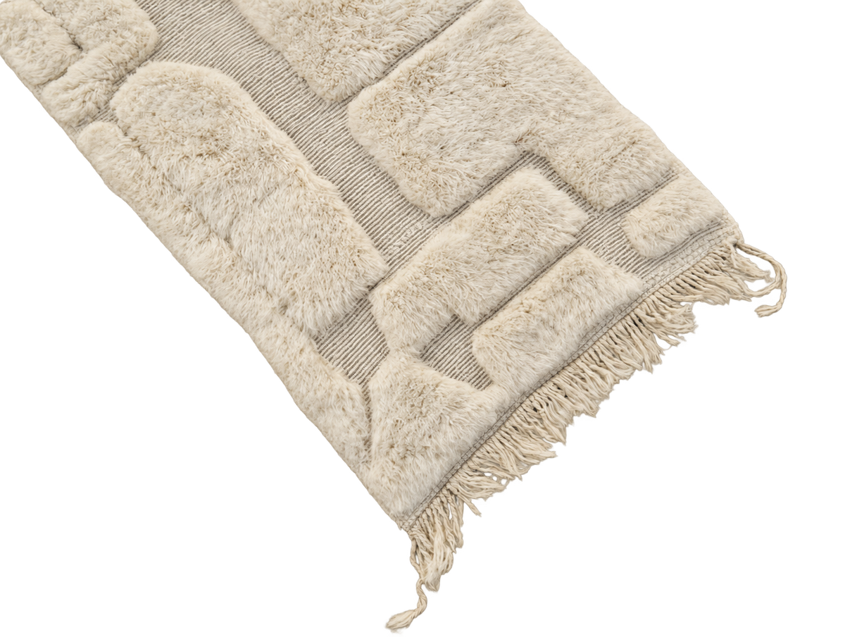 Detail of Natural White Moroccan Runner with Relief Pattern, 445 × 78 cm.